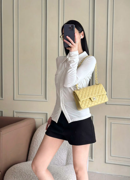 CHANEL 25S CLASSIC FLAP BAG 25 CM IN LIGHT YELLOW LAMBSKIN WITH GOLD HARDWARE