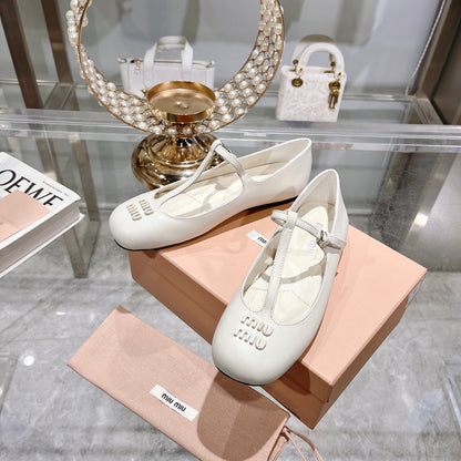 MARY JANE SANDAL WHITE  WITH T - STRAP SHEEPSKIN