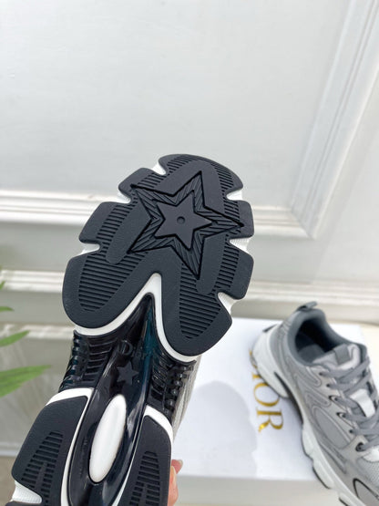 DIOR 26S SNEAKER IN GREY CALFSKIN AND MESH FABRIC
