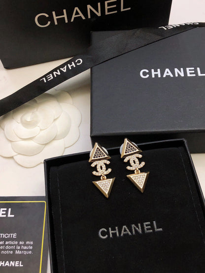 CHANEL 26S DOUBLE C LOGO TWO-TONE CRYSTAL TRIANGLE DROP EARRINGS IN GOLD METAL 631834